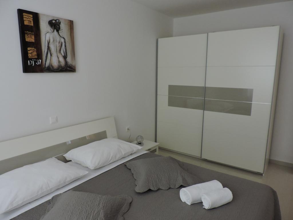 Apartments Villa Residenca Novi Vinodolski Esterno foto