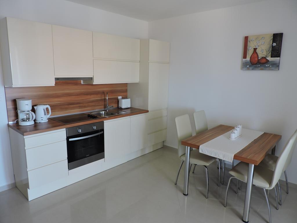 Apartments Villa Residenca Novi Vinodolski Esterno foto