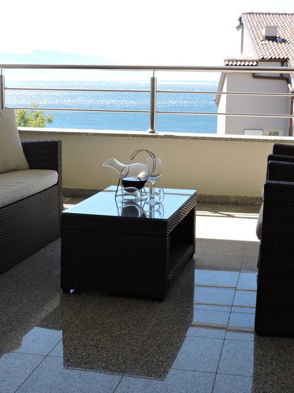 Apartments Villa Residenca Novi Vinodolski Esterno foto