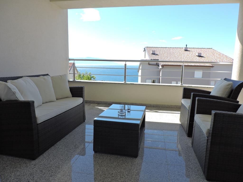 Apartments Villa Residenca Novi Vinodolski Esterno foto