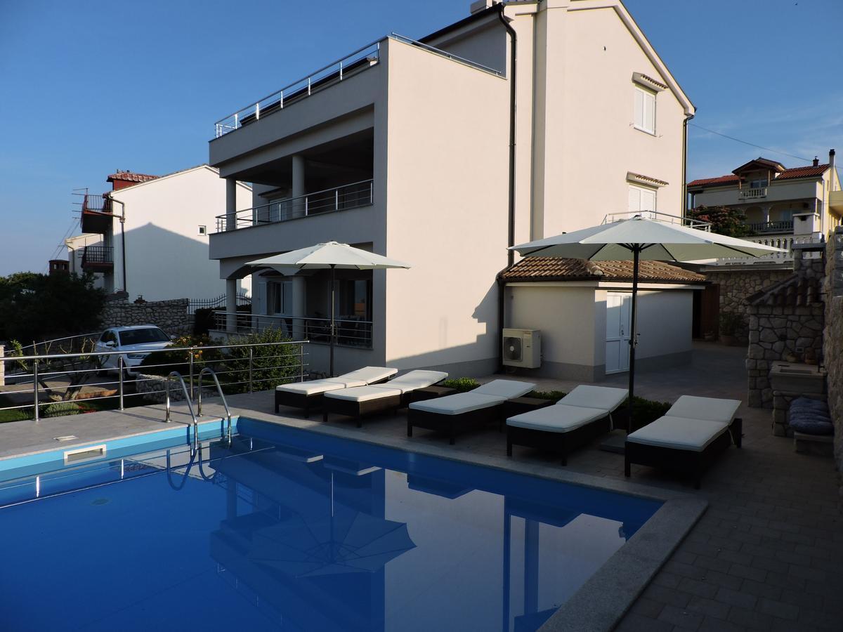 Apartments Villa Residenca Novi Vinodolski Esterno foto