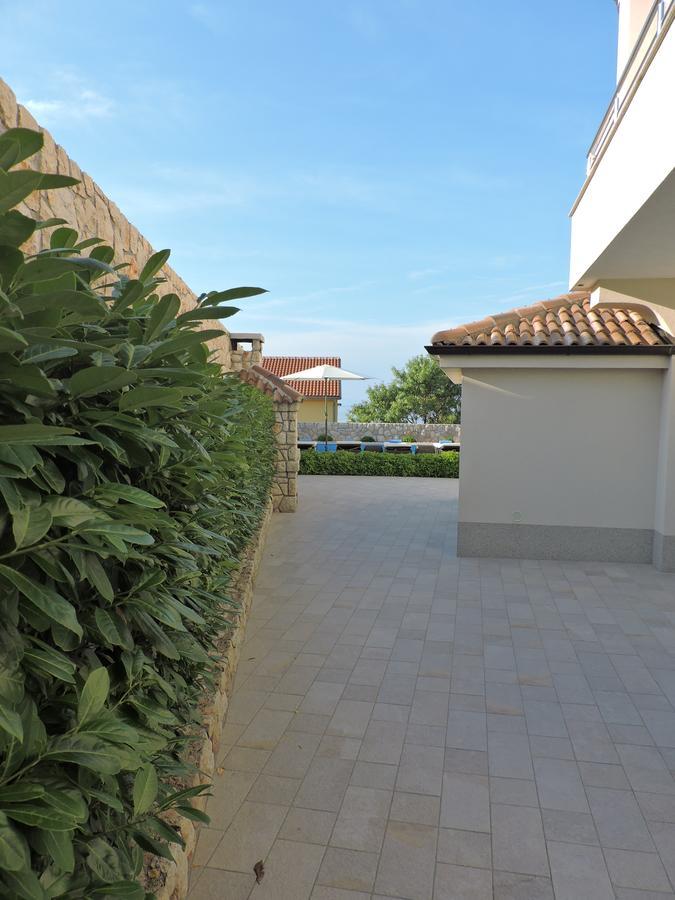 Apartments Villa Residenca Novi Vinodolski Esterno foto