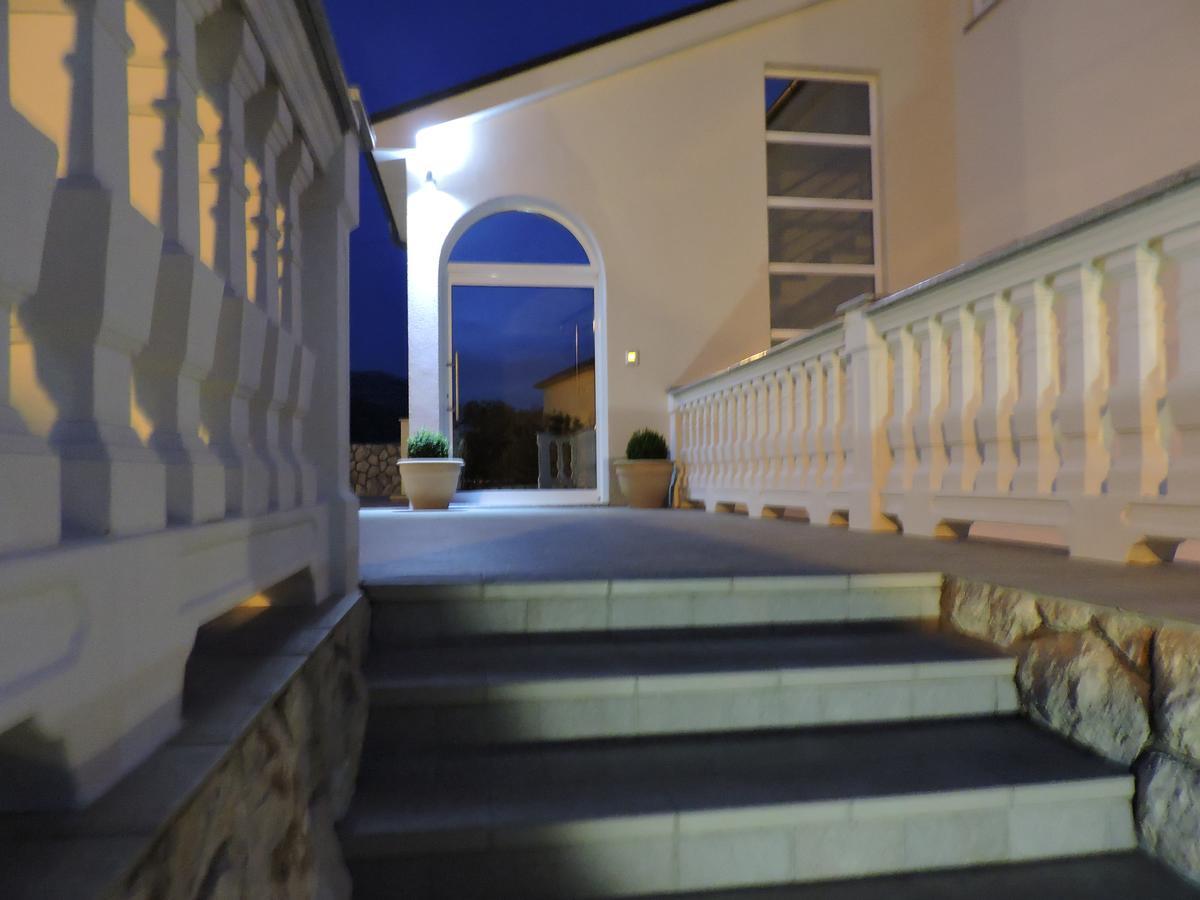 Apartments Villa Residenca Novi Vinodolski Esterno foto