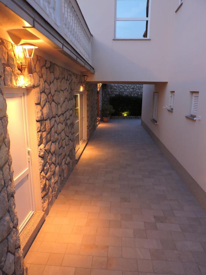 Apartments Villa Residenca Novi Vinodolski Esterno foto
